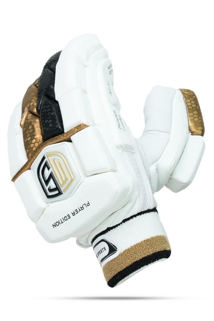 Majestic Sports Gold Strike Edition — image 4