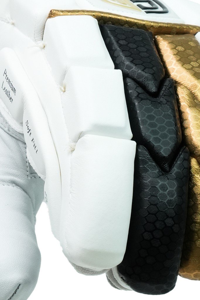 Majestic Sports Gold Strike Edition — image 5